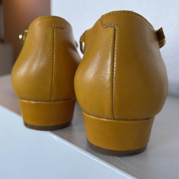 Goldenrod yellow Enzo Angiolini sandals. Size 7. Gently used. - Picture 7 of 9